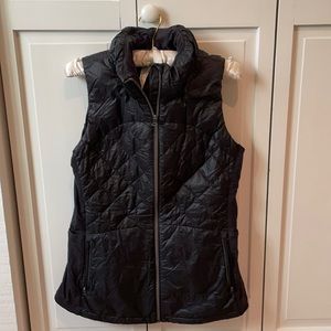 Lululemon black zip up vest. Great condition.